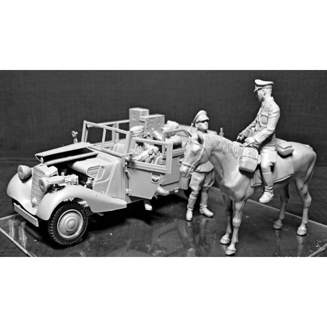 German Military Radio Car Sd.Kfz.2 Type 170VK With Crew (WWII Era)
