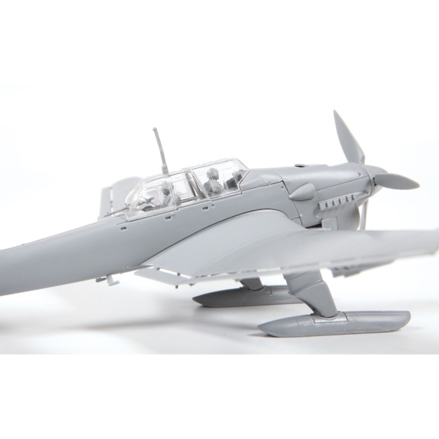 Ju87B-2/U4 Stuka With Ski's