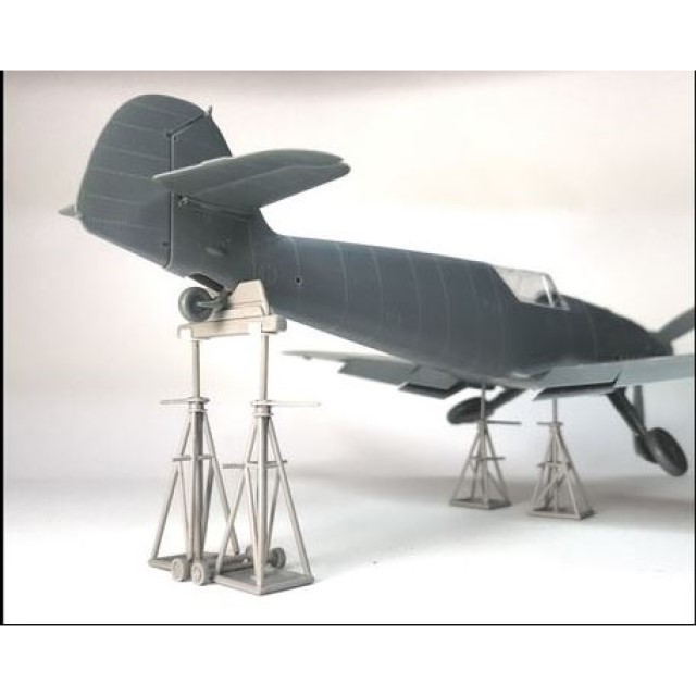German Luftwaffe Jack Stand Set Extended Edition